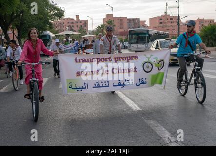 Junge arabische Menschen manifest für das Klima Freitag Stockfoto