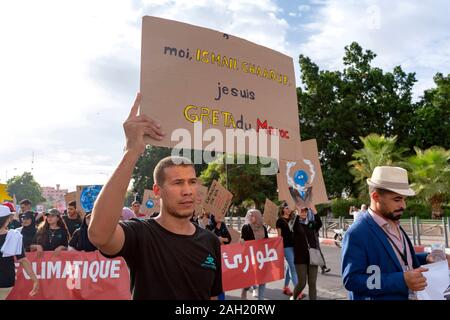 Junge arabische Menschen manifest für das Klima Freitag Stockfoto