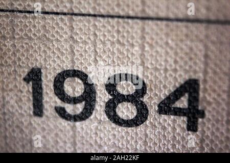 1984 George Orwell Titel im Buchrücken gedruckt, close-up Stockfoto