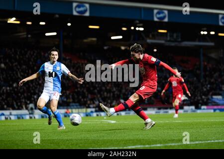 BLACKBURN, ENGLAND - Dezember 23 RD Wigan Athletic Mittelfeldspieler Josh Windass während der Sky Bet Championship Match zwischen Blackburn Rovers und Wigan Athletic im Ewood Park, Blackburn am Montag, den 23. Dezember 2019. (Credit: Andy Whitehead | MI Nachrichten) das Fotografieren dürfen nur für Zeitung und/oder Zeitschrift redaktionelle Zwecke verwendet werden, eine Lizenz für die gewerbliche Nutzung Kreditkarte erforderlich: MI Nachrichten & Sport/Alamy leben Nachrichten Stockfoto