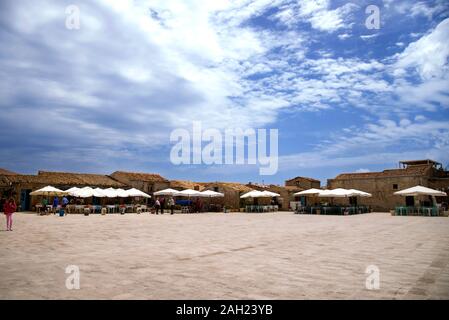 Italien Sizilien, Marzamemi, 03. Mai 2019: Typisch sizilianischen Plätzen im Quadrat von marzamemi. Stockfoto