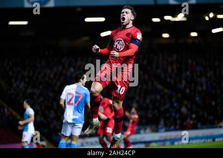 BLACKBURN, ENGLAND - Dezember 23 RD Wigan Athletic Mittelfeldspieler Josh Windass zeigt seine Frustration an eine verpasste Gelegenheit, während der Himmel Wette Championship Match zwischen Blackburn Rovers und Wigan Athletic im Ewood Park, Blackburn am Montag, den 23. Dezember 2019. (Credit: Andy Whitehead | MI Nachrichten) das Fotografieren dürfen nur für Zeitung und/oder Zeitschrift redaktionelle Zwecke verwendet werden, eine Lizenz für die gewerbliche Nutzung Kreditkarte erforderlich: MI Nachrichten & Sport/Alamy leben Nachrichten Stockfoto