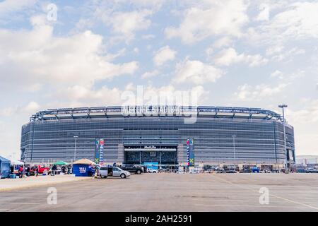 East Rutherford, New Jersey - Dezember 15, 2019: MetLife Stadium Parkplatz während eines New York Giants Spiel. Stockfoto