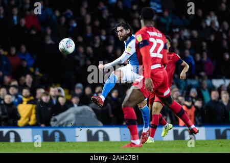 BLACKBURN, ENGLAND - Dezember 23 Blackburn Rovers vorwärts Danny Graham Brände an Ziel während der Sky Bet Championship Match zwischen Blackburn Rovers und Wigan Athletic im Ewood Park, Blackburn am Montag, den 23. Dezember 2019. (Credit: Andy Whitehead | MI Nachrichten) das Fotografieren dürfen nur für Zeitung und/oder Zeitschrift redaktionelle Zwecke verwendet werden, eine Lizenz für die gewerbliche Nutzung Kreditkarte erforderlich: MI Nachrichten & Sport/Alamy leben Nachrichten Stockfoto