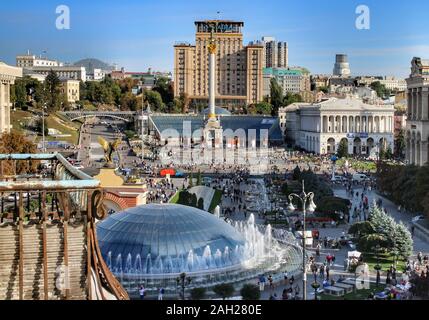 Kiew, Ukraine - 15. September 2019: Maidan Nezaleschnosti (Unabhängigkeitsplatz) in Kiew, weltweit bekannt für Kundgebungen und Protestaktionen hier. Stockfoto