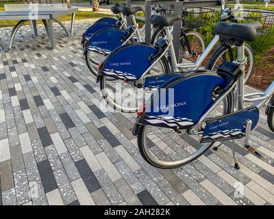 Orlando, FL/USA -12/16/19: Lake Nona ist ein Gesundheit und Wellness Gemeinschaft in Orlando, Florida, hat ein Fahrrad. das Programm in der gesamten Gemeinschaft. Stockfoto