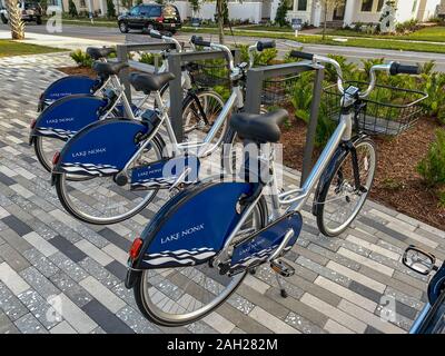 Orlando, FL/USA -12/16/19: Lake Nona ist ein Gesundheit und Wellness Gemeinschaft in Orlando, Florida, hat ein Fahrrad. das Programm in der gesamten Gemeinschaft. Stockfoto