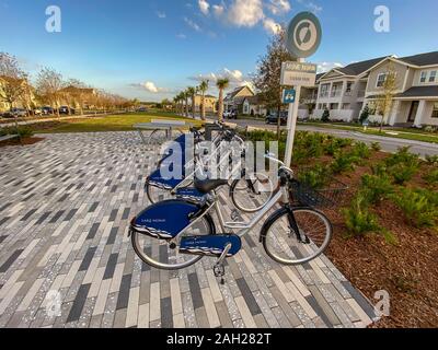 Orlando, FL/USA -12/16/19: Lake Nona ist ein Gesundheit und Wellness Gemeinschaft in Orlando, Florida, hat ein Fahrrad. das Programm in der gesamten Gemeinschaft. Stockfoto