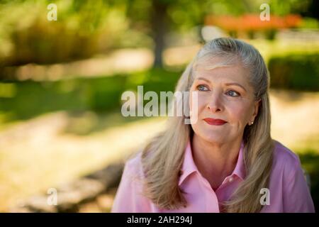 Portrait einer älteren Frau Stockfoto