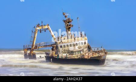 Eine lange Belichtung geschossen von einem fischtrawler Schiffbruch an der Skelettküste Namibias, mit nistenden Vögel abgedeckt. Stockfoto