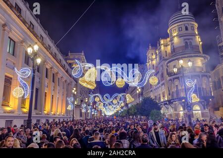 Sevilla, Spanien - Dezember 22,2019: Blick von Sevilla zu Weihnachten Stockfoto