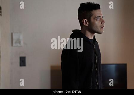 RAMI MALEK in Herrn Roboter (2015), unter der Regie von SAM ESMAIL. Temporada 4. Quelle: UNIVERSAL KABEL PRODUKTIONEN/Album Stockfoto