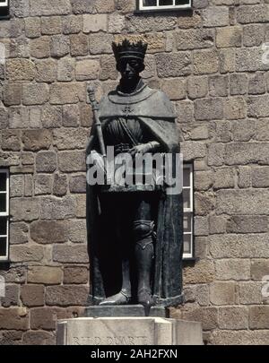 ESTATUA DEL REY DUARTE. Autor: BREE ALVARO DE. Lage: an der Außenseite. VISEU. Stockfoto