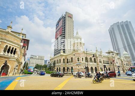 Kuala Lumpur, Malaysia - November 7, 2019: Vor der Nationalen Textilmuseum, Kuala Lumpur, Malaysia. Das schöne Gebäude befindet sich in der Nähe. Stockfoto