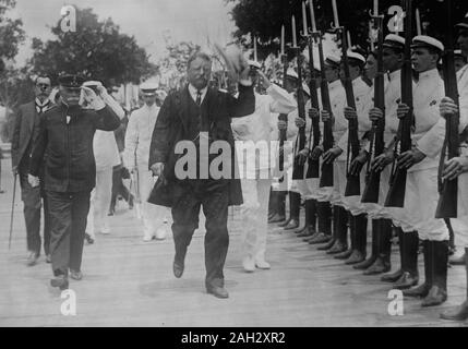 Datum: 1913 - Roosevelt an der Marineschule, Rio Janeiro Stockfoto