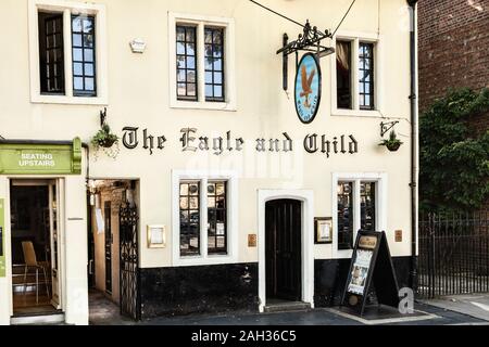 Der Adler und Kind Public House, St. Giles Street, Oxford. Der Treffpunkt der "Inklings" literarische Gruppe, die J.R. Tolkein enthalten Stockfoto