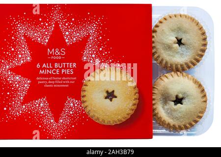 Box von M&S Weihnachten 6 alle Butter mince pies geöffnet Inhalte auf weißem Hintergrund zu zeigen Stockfoto