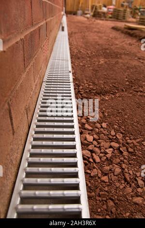 Garten Terrasse Entwässerung für Regenwasser Stockfoto