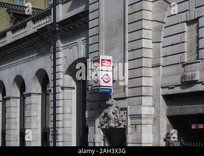 LONDON, GROSSBRITANNIEN - ca. September 2019: Victoria Station. Stockfoto