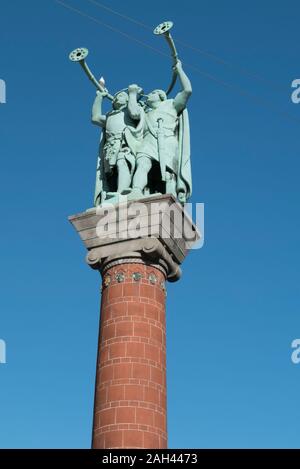 Trumpeteer Statuen auf eine Spalte in der Nähe von City Hall in Kopenhagen, Dänemark. Stockfoto