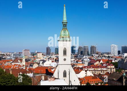 Die Slowakei, Bratislava, St. Martins Dom und Blick auf die Altstadt Stockfoto