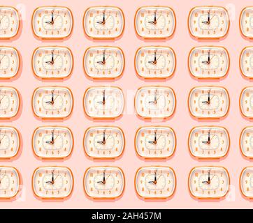 3D-Illustration, Reihe von orange Wecker um neun Uhr Muster auf rosa Hintergrund Stockfoto