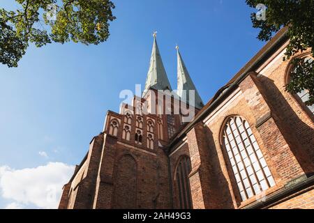 Deutschland, Berlin, Nicholas Viertel, Low Angle Blick auf die St. Nikolaus Kirche Stockfoto