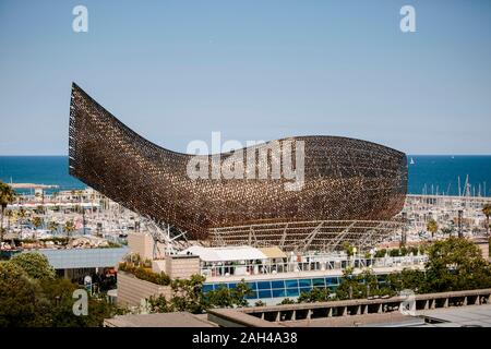 Wal Skulptur von Frank Gehry in Barcelona Port Olympic Stockfoto