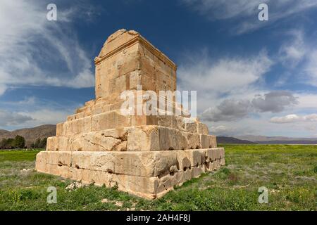 Grab des persischen Königs Kyrus des Großen, Gründer des Persischen Reiches, in der Nähe von Pasargadae, im Iran Stockfoto