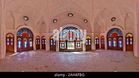 Fünf Zimmer in der traditionellen iranischen Haus als Tabatabei Haus, in Kashan, Iran bekannt Stockfoto