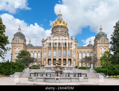 Vor der Iowa State Capitol (Iowa Statehouse), Des Moines, Iowa, USA. Stockfoto