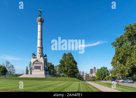 Blick auf die Innenstadt von der Soldaten und Matrosen Denkmal, Des Moines, Iowa, USA. Stockfoto