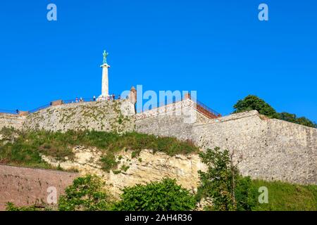 Stadtmauern der Belgrader Festung. Wahrzeichen, und beliebtes Touristenziel. Stockfoto