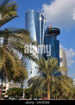 Doha, Qatar, Nov 24. 2019. Al Bidda Turm und World Trade Center am Himmel Hintergrund Stockfoto