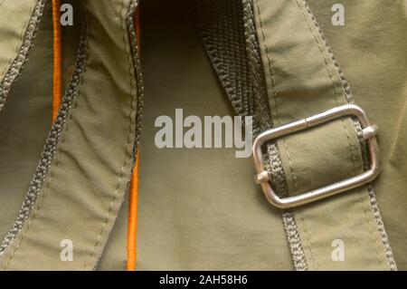 Detail Teil des Luxus Verschluss (Wölbung) an der Lasche der Damen neue Damen Jeans Kleidung Accessoires. Frauen Mode Hintergrund Design. Im westlichen Stil. Stockfoto