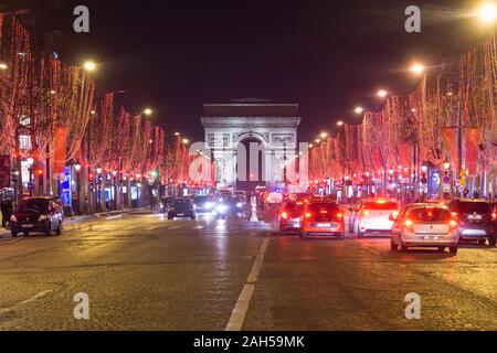 Paris Christmas lights - Avenue Champs-Elysees während der Weihnachtszeit in Paris, Frankreich, Europa eingerichtet. Stockfoto