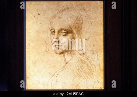 Porträt eines Mädchens, das von Leonardo da Vinci (1452-1519) 1483-1485 (Zeichnung auf Papier), cm 18 x 16. Stockfoto