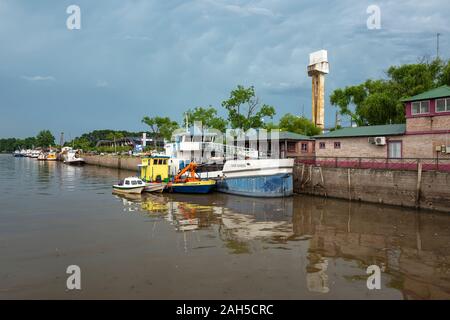 Blick auf den Hafen von Mercado de Frutos Fläche von Tigre Stadtteil von Buenos Aires in Argentinien Stockfoto