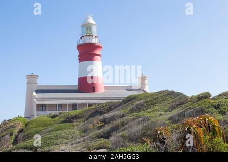 Die historischen Cape Agulhas Leuchtturm an der südlichsten Spitze Afrikas, Overberg, Western Cape, Südafrika Stockfoto