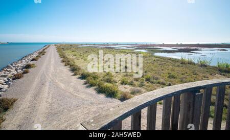 Fluss Llobregat Delta River Mouth Blick vom Aussichtsturm, Barcelona, Spanien Stockfoto