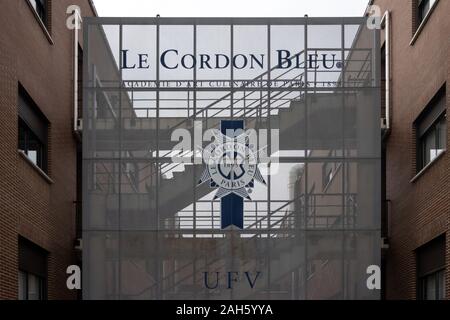 MADRID, Spanien - Dezember, 2019: Le Cordon Bleu ist eine der besten Küche und kulinarische Schule. Es ist ein Teil der Universidad Francisco de Vitoria, wo Th Stockfoto