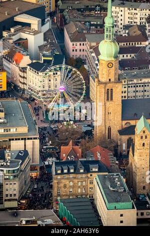 Luftbild, Katholische Kirche St. Reinoldi, Riesenrad, Weihnachtsmarkt, Dortmund, Ruhrgebiet, Nordrhein-Westfalen, Deutschland, DE, Europa, Vögel - Ey Stockfoto