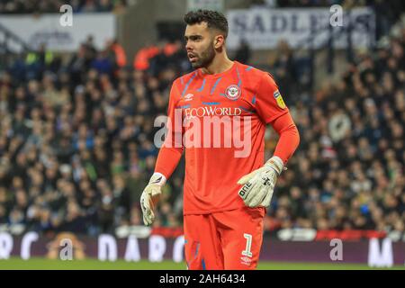 21. Dezember 2019, der Weißdorn, West Bromwich, England; Sky Bet Meisterschaft, West Bromwich Albion v Brentford: David Raya (1) von Brentford während des Spiels Credit: Mark Cosgrove/News Bilder Stockfoto