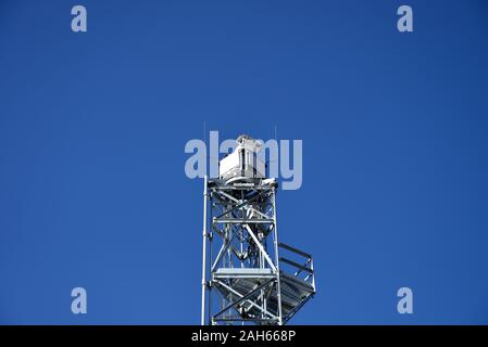 Eine Überwachung der Turm an der US-Grenze mit Mexiko sitzt auf der Coronado National Memorial, Hereford, Arizona, USA. Stockfoto