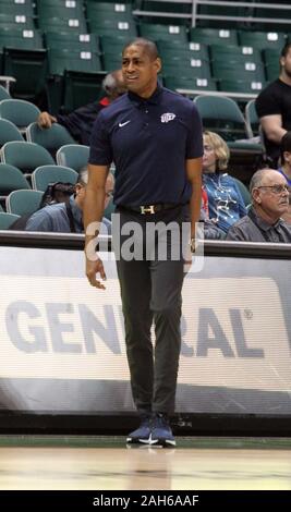 Dezember 25, 2019 - UTEP Miners Haupttrainer Rodney Terry während eines Spiels am Diamond Head Classic zwischen der Boise State Broncos und dem UTEP Miners in der Stan Polizeichef-Mitte in Honolulu, HI Michael Sullivan/CSM. Stockfoto