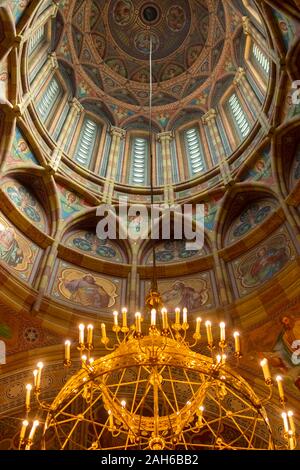 Innenraum der Alten Kirche Seminarska Nationale Universität in Czernowitz, Ukraine Stockfoto