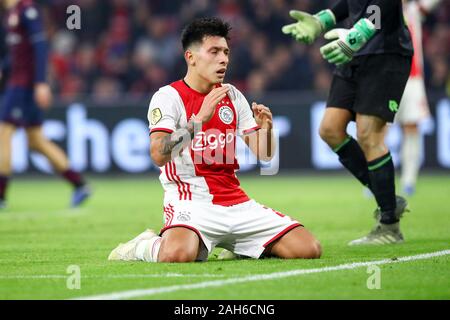 06-12-2019: Fußball: Ajax v Willem II: Amsterdam L-r: Lisandro Martinez von Ajax Stockfoto