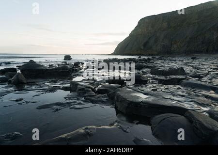 Port Mulgrave ist ein heruntergekommener ehemaliger Eisenstein ausführenden Port auf der North Yorkshire Küste auf halbem Weg zwischen Staithes und [Songbook] Bay im Hinderwell Stockfoto