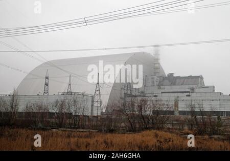 Pripyat, Ukraine. 25 Dez, 2019. Das Kernkraftwerk Tschernobyl ist in der Sperrzone von Tschernobyl in Kiew, Ukraine. Der Atomunfall in Tschernobyl am 26. April 1986 gilt als der größte seiner Art in der Geschichte der Kernenergie betrachtet. Credit: SOPA Images Limited/Alamy leben Nachrichten Stockfoto