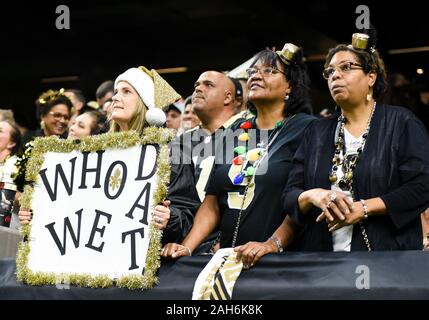 New Orleans, LA, USA. 16 Dez, 2019. New Orleans Saints Fans während der zweiten Hälfte des NFL Spiel zwischen den New Orleans Saints und der New Orleans Saints bei der Mercedes Benz Superdome in New Orleans, LA. Matthew Lynch/CSM/Alamy leben Nachrichten Stockfoto